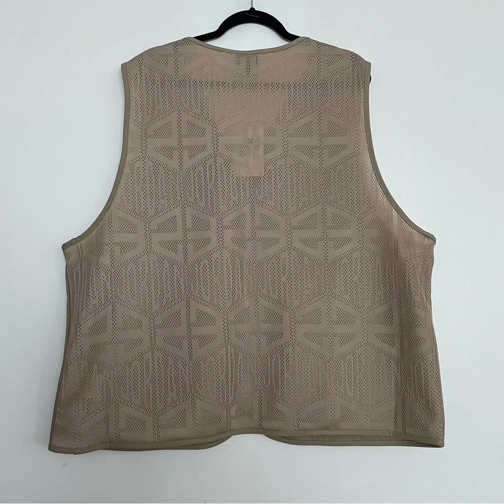 Jordan Men's Essential Vest Desert Camo Size XL